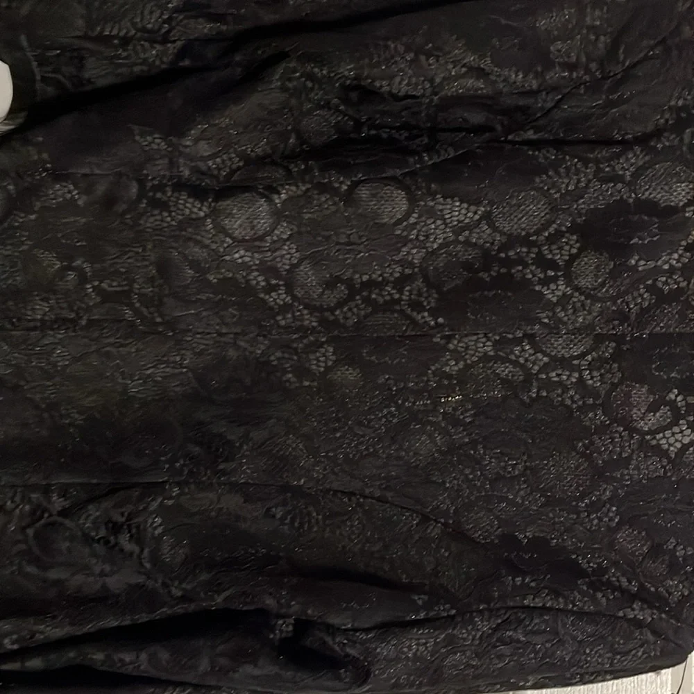 Lace too very cute never been worn - Picture 3 of 3